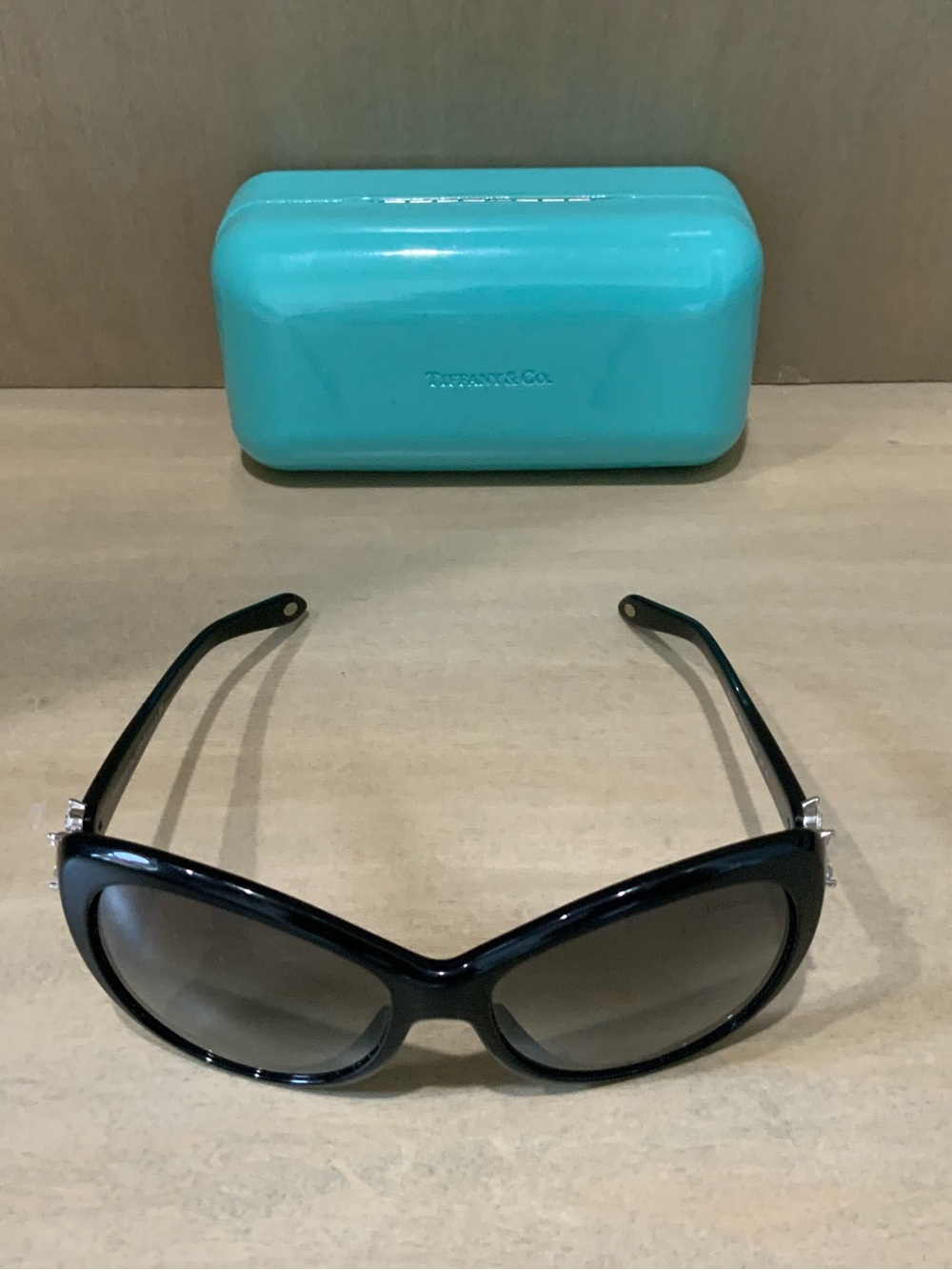 NWOT Tiffany & Co. Crystal Flower SeriesWomen's Sunglasses with Gradient Lenses